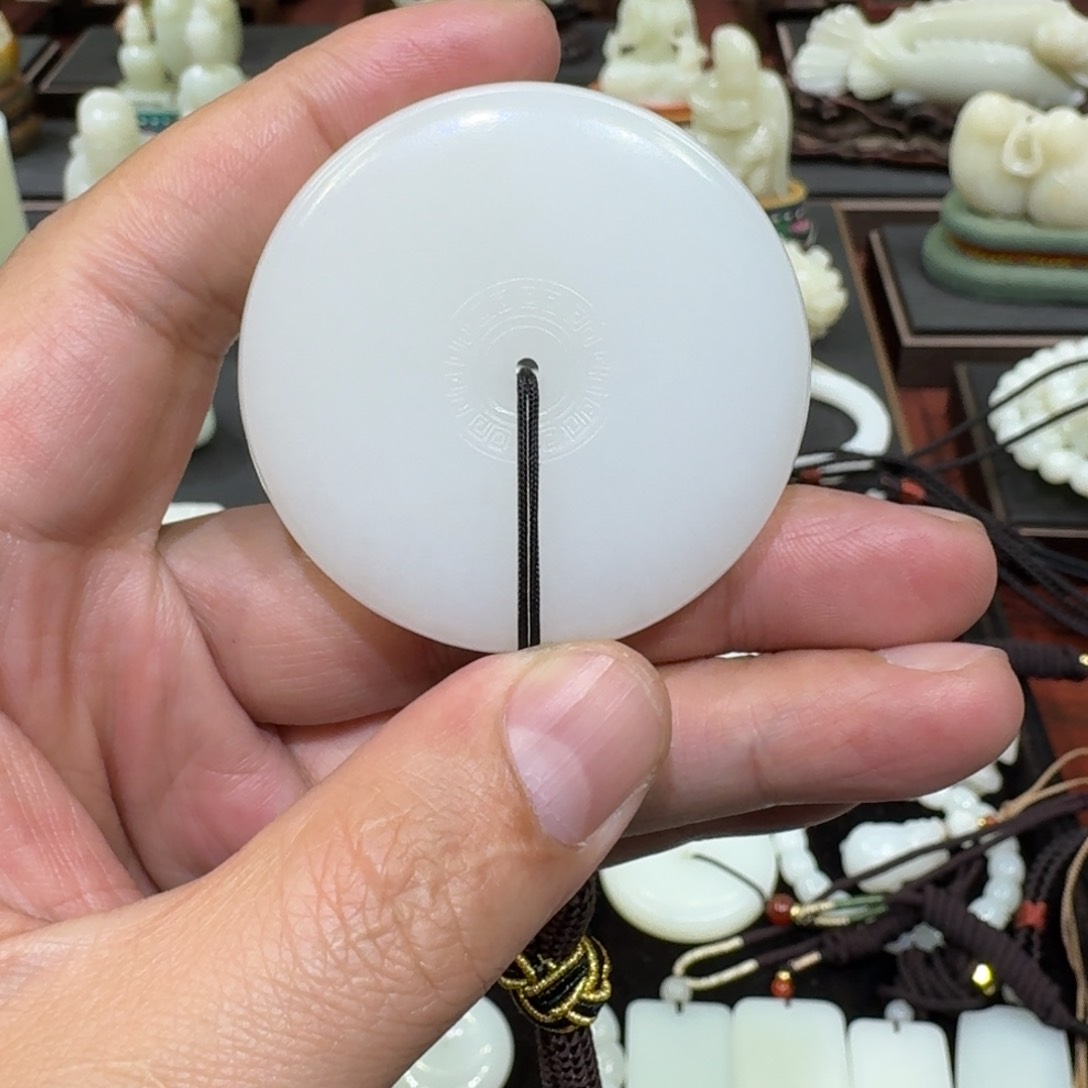 【闪购商品】和田玉挂件未镶嵌苍*