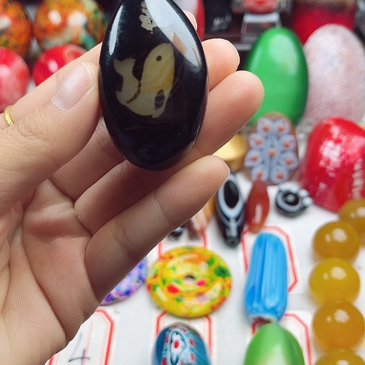 玛瑙/玉髓未镶嵌珠宝奇石