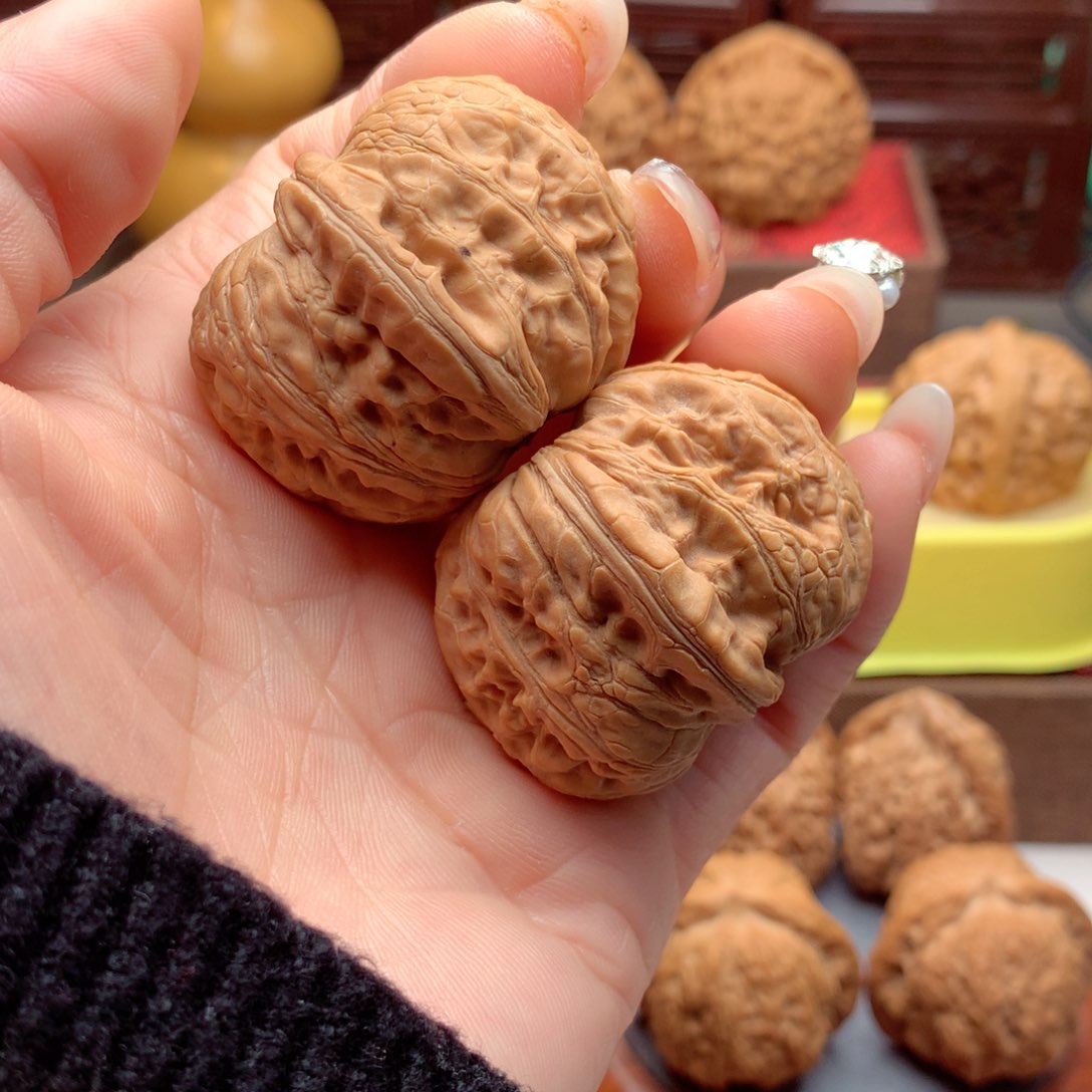 文玩核桃吊坠平谷元宝。   6号