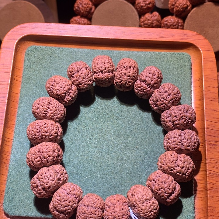 手串金刚菩提21+熊猫菠萝蜜