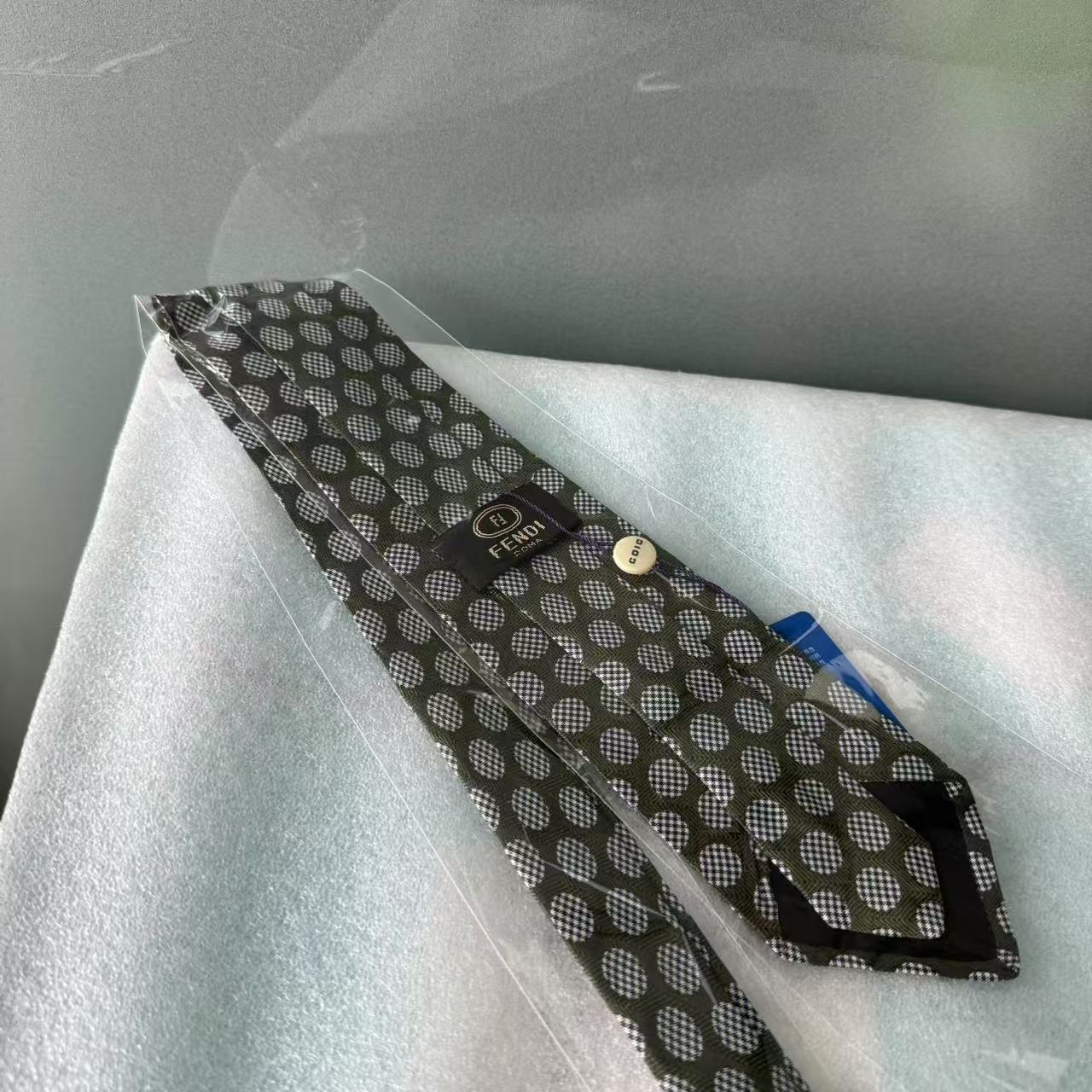 95新 FENDI/芬迪 乱乱子中古/领带/91930