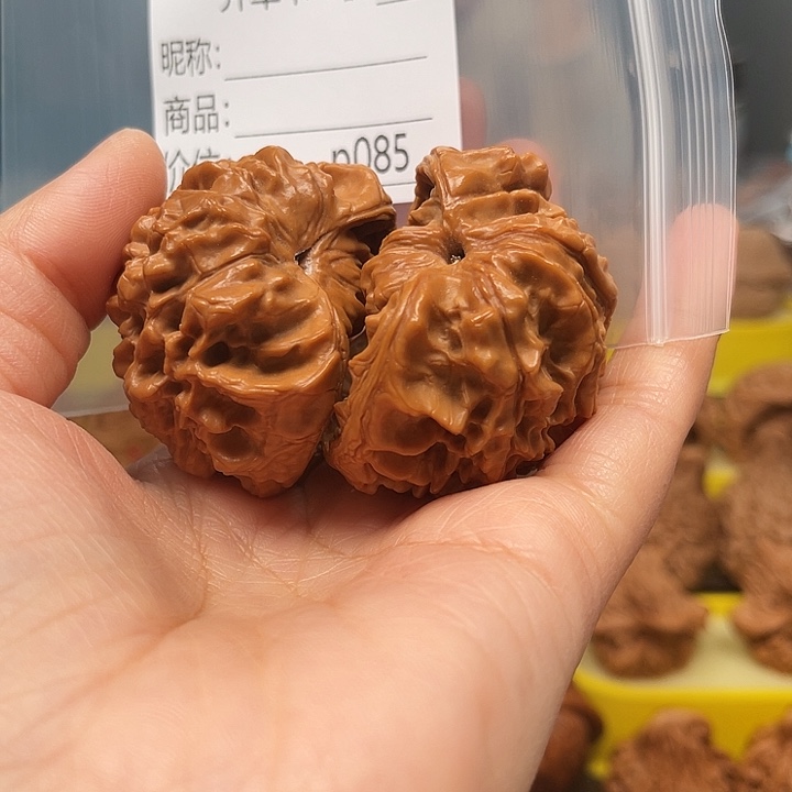 羊***总文玩核桃吊坠文玩和他的文玩核桃
