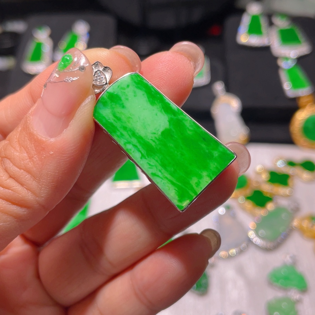 翡翠颈饰银S925镶嵌精品