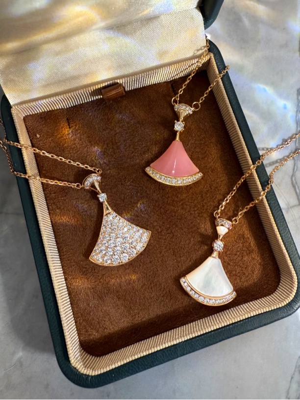 铜合金项链 B1107  法式气质小裙子项链