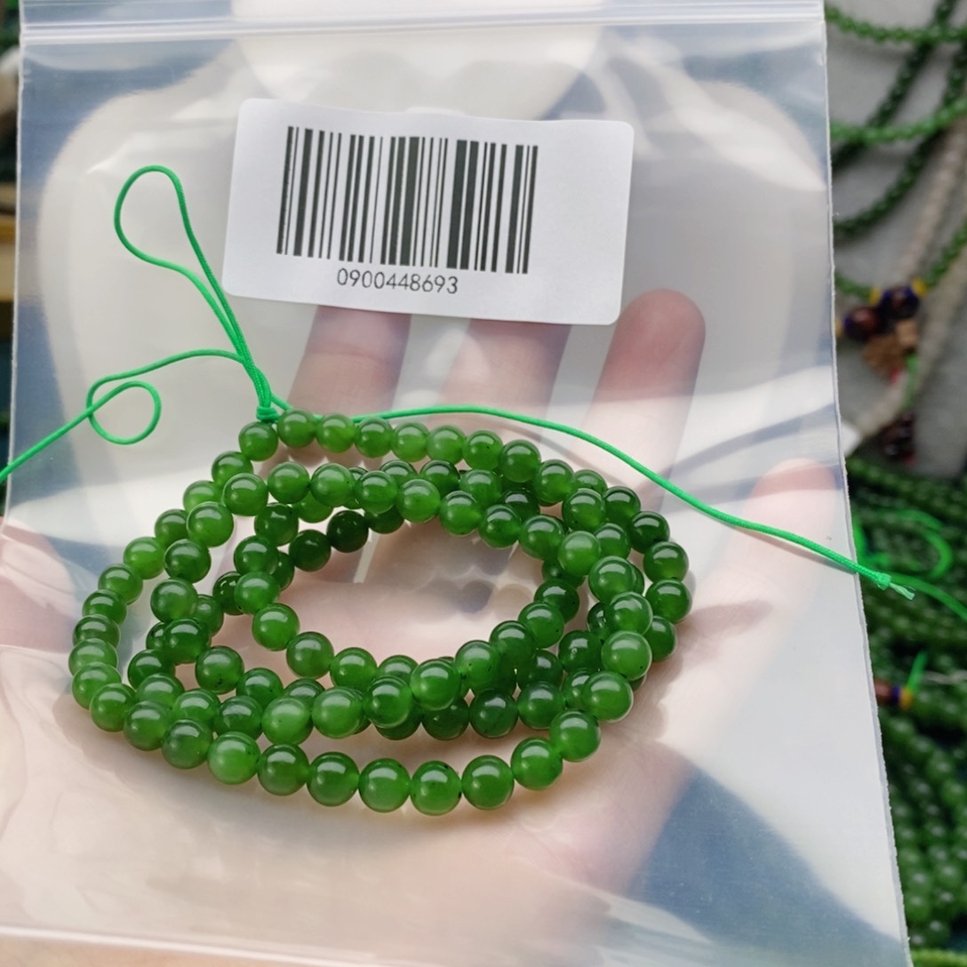 和田玉（碧玉）颈饰未镶嵌王***。6