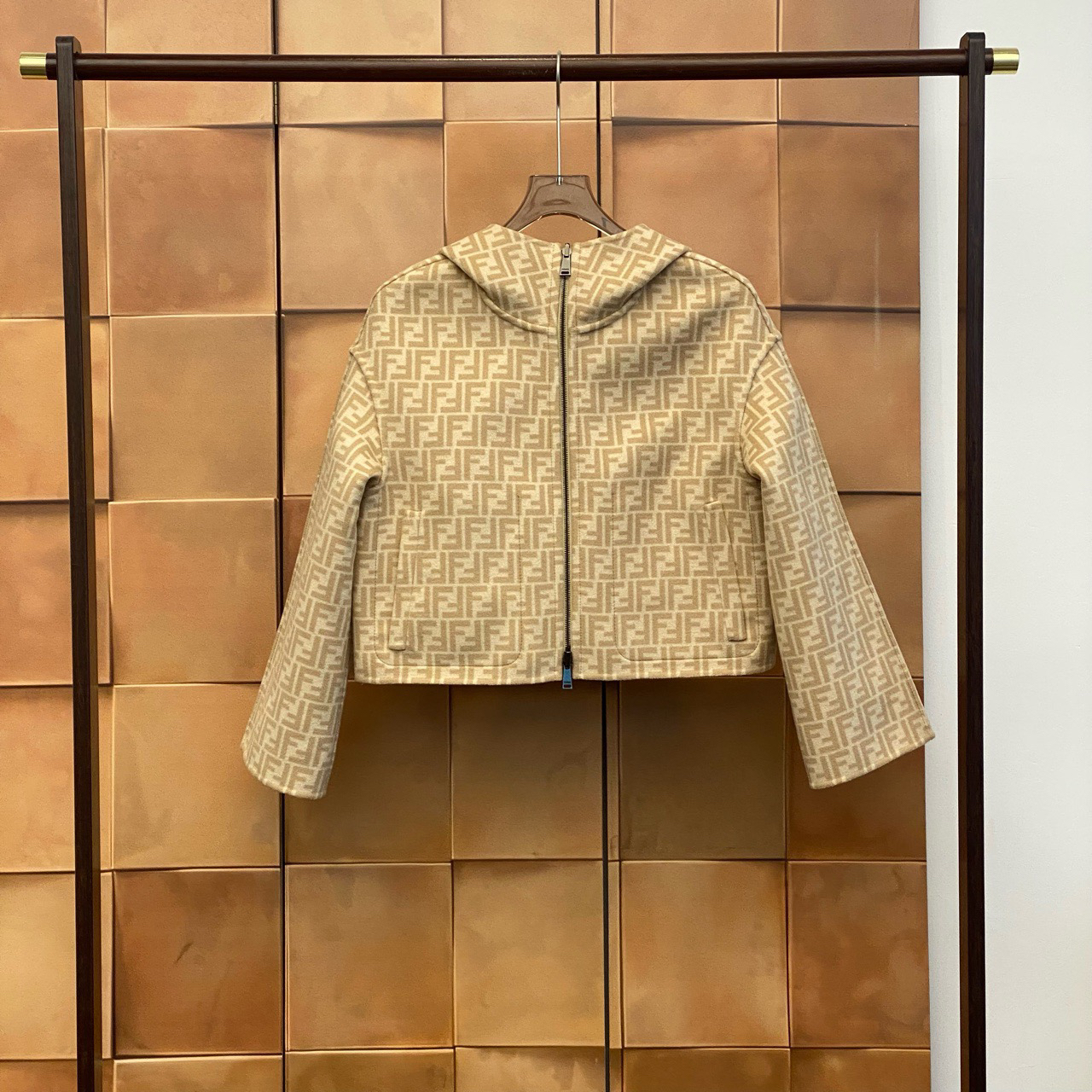 全新未使用 FENDI/芬迪 老花双面穿羊绒外套/36码/全新带吊/29932
