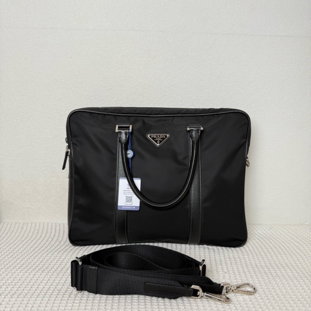 95新 Prada/普拉达 7140/男士时尚休闲黑色尼龙手提公文包