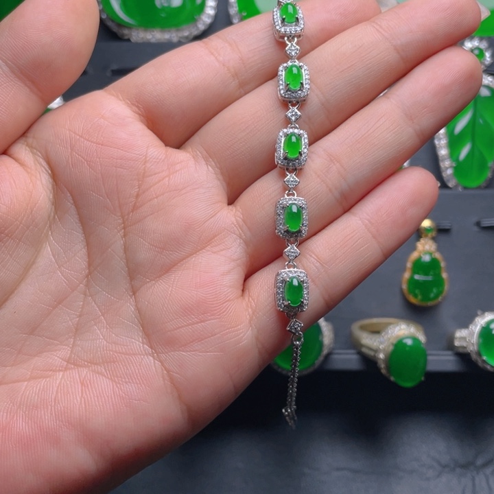 翡翠手链未镶嵌翡翠手链