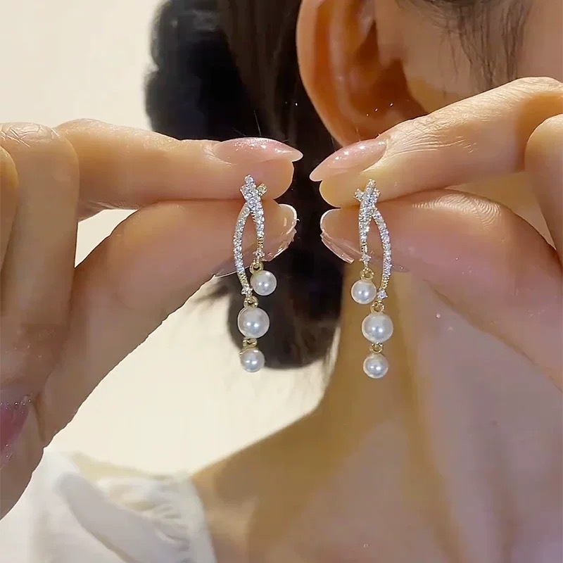 铜合金仿珍珠耳饰 高级感流苏珍珠耳环轻奢满钻耳潮百搭925银针