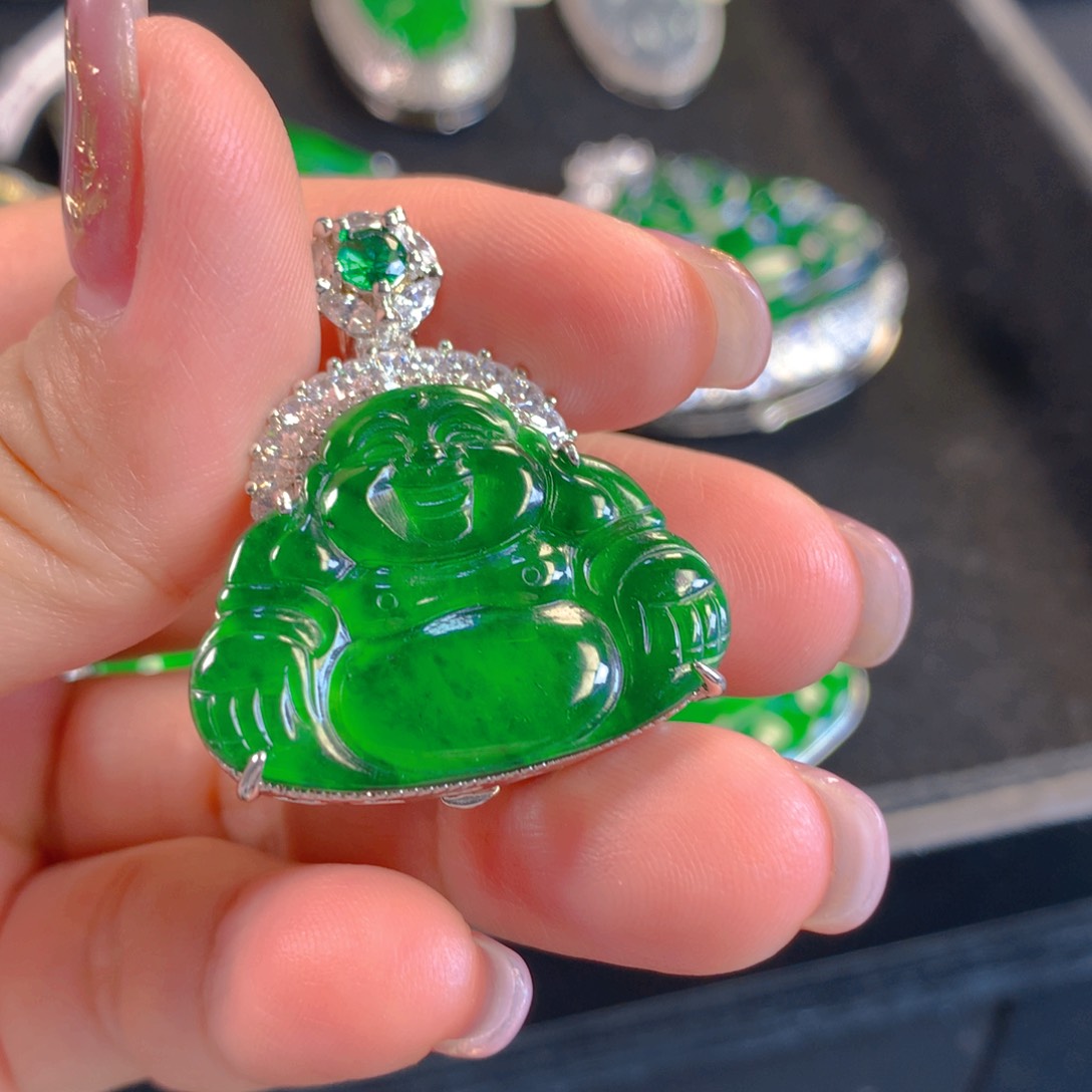 翡翠颈饰未镶嵌翡翠