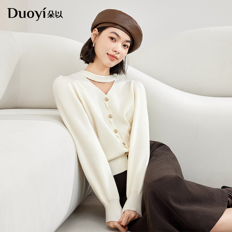 朵以2025年冬装新款优雅镂空领口套头毛织女39DD530082