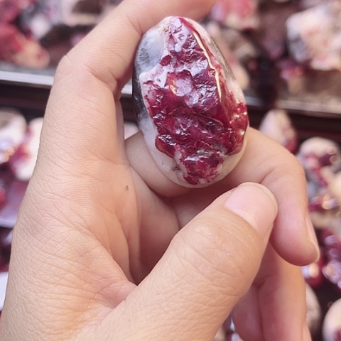 【闪购商品】天然辰砂喷**香天然原矿朱砂吊坠