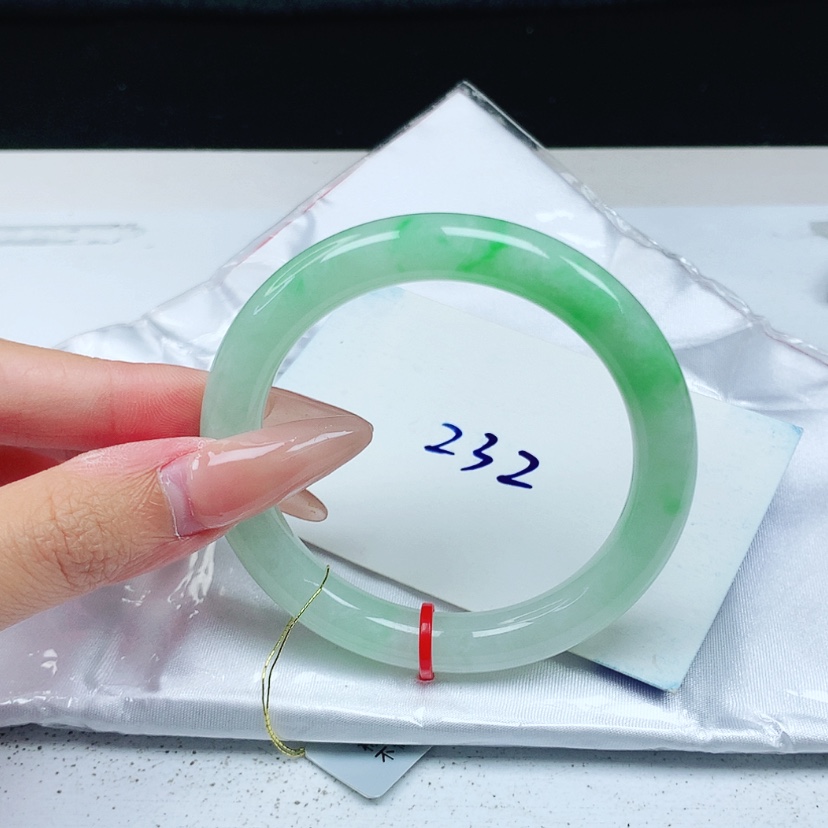 【闪购商品】翡翠手镯未镶嵌下*天52.8圈