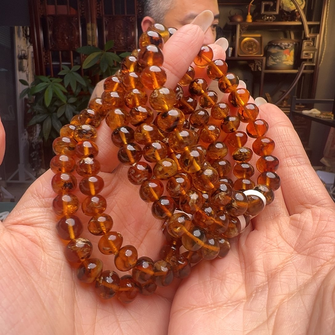 琥珀未镶嵌裸石抚顺琥珀10284九多样性发其一