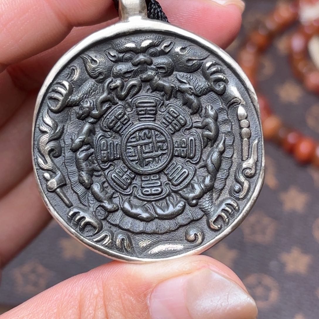 东*铜星月菩提吊坠项链