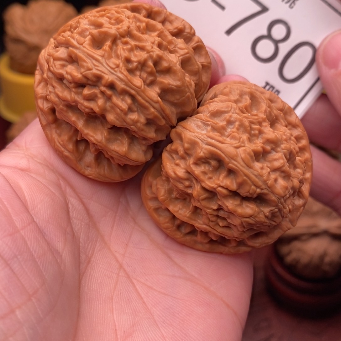 文玩核桃把件三角白43