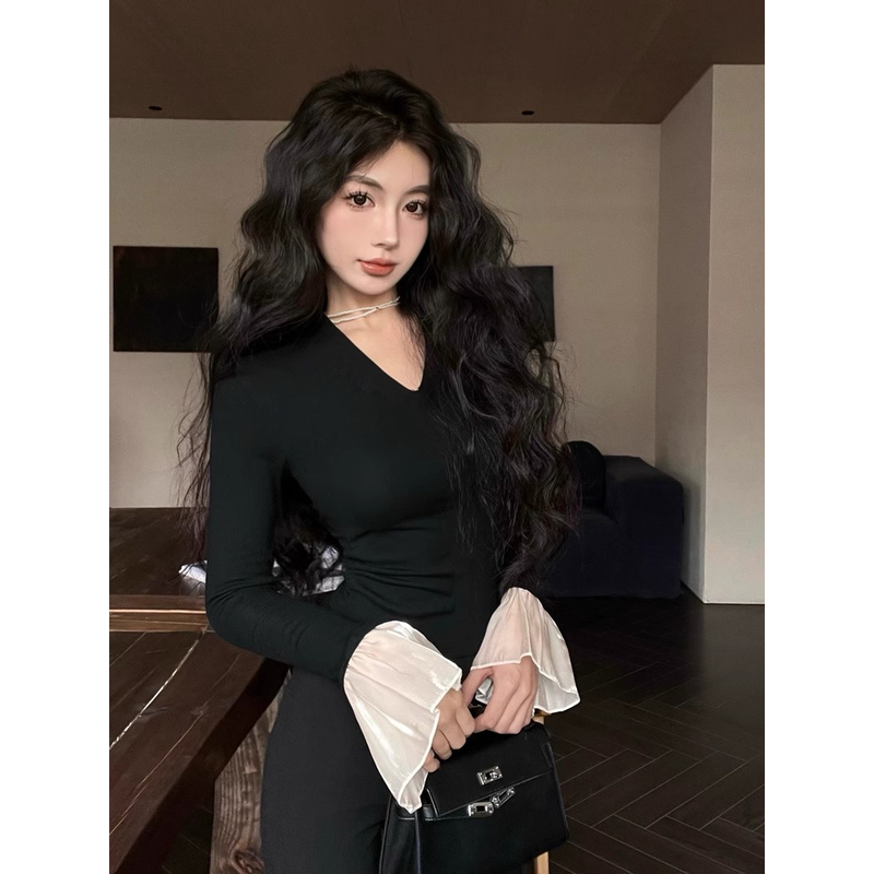 D008【现货/秒发】黑色磨毛t恤女收腰内搭打底衫v领喇叭袖瘦