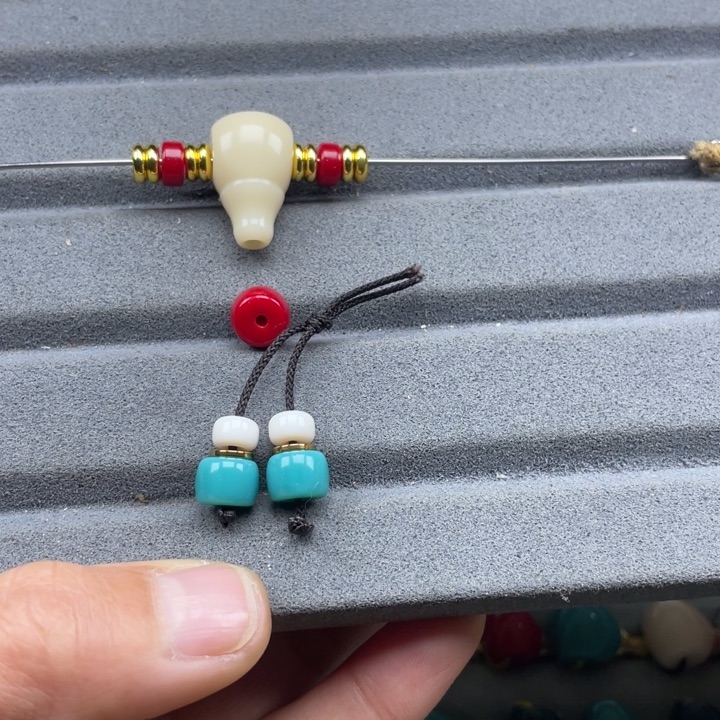 琉璃颈饰雪巴琉璃配饰珠