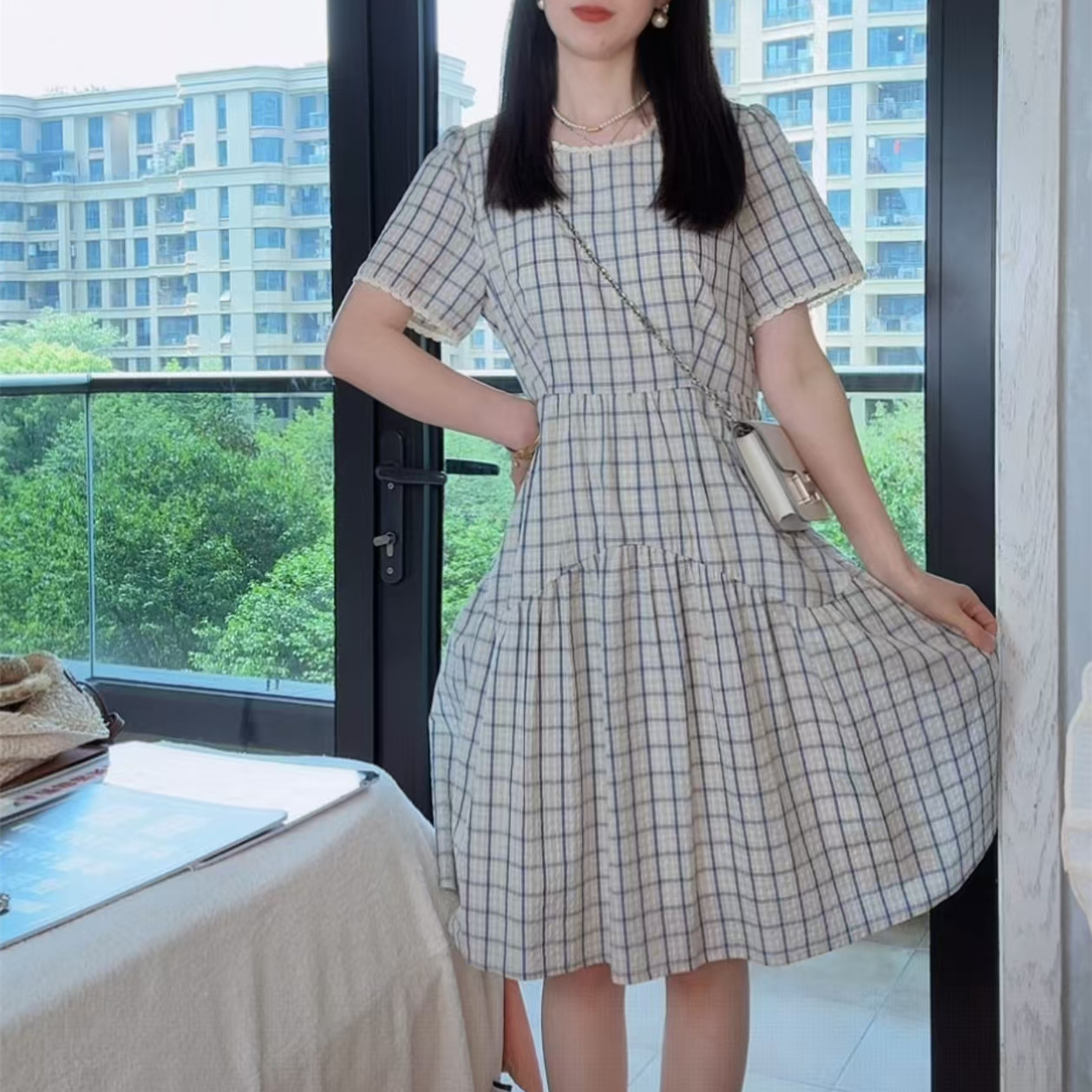 连衣裙显瘦气质时尚夏季法式中长款收腰格子设计感裙子