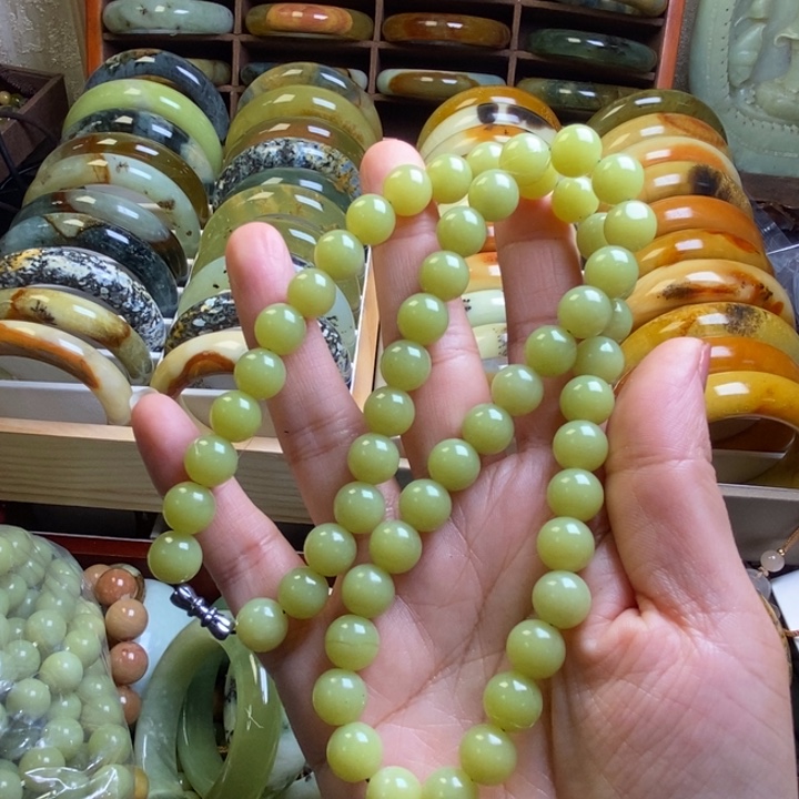 蛇纹石玉手串未镶嵌