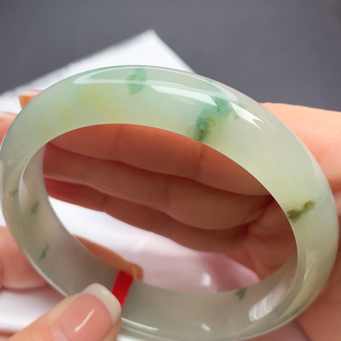 翡翠手镯未镶嵌l n n n n n n n m