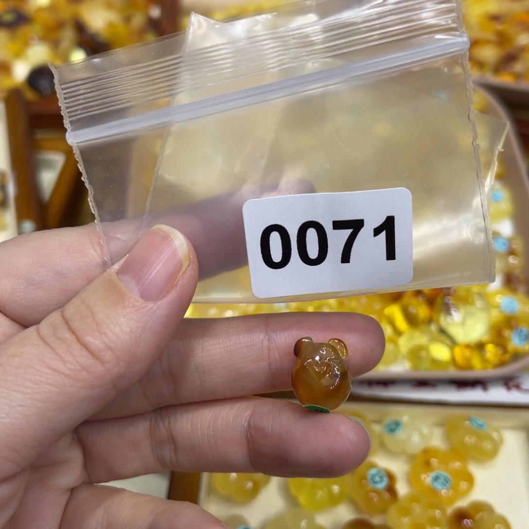 琥珀珠宝奇石未镶嵌