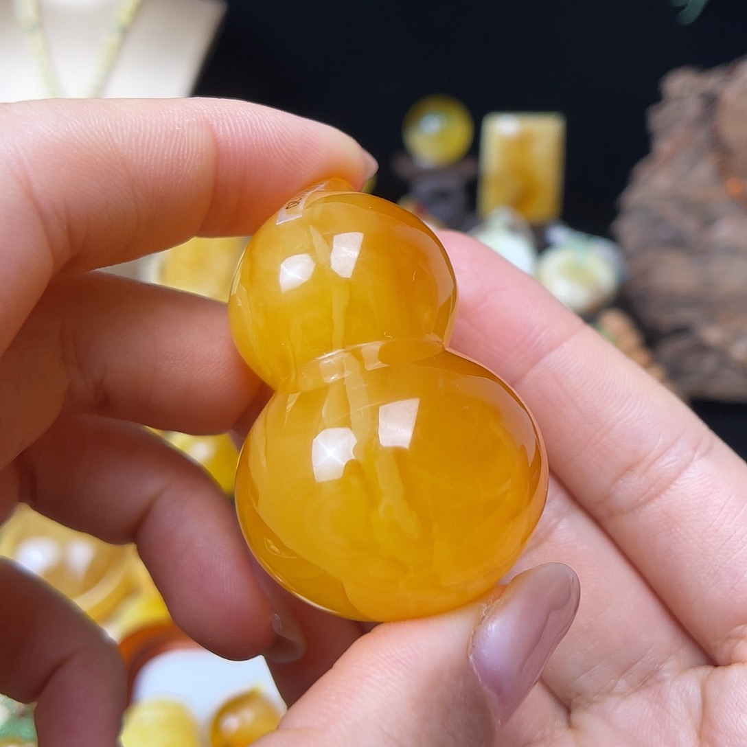 琥珀未镶嵌珠宝奇石