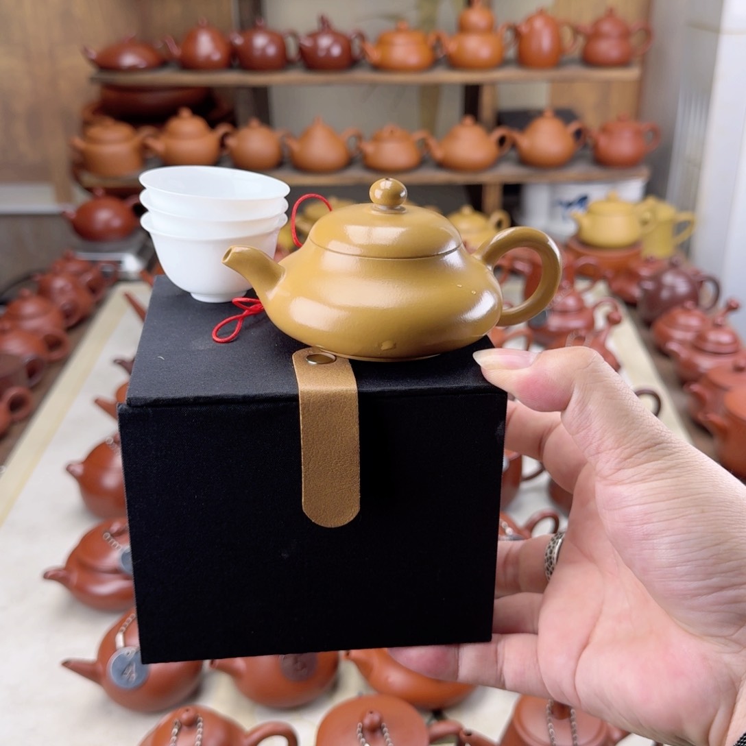 紫砂茶壶黄金段泥玉乳壶