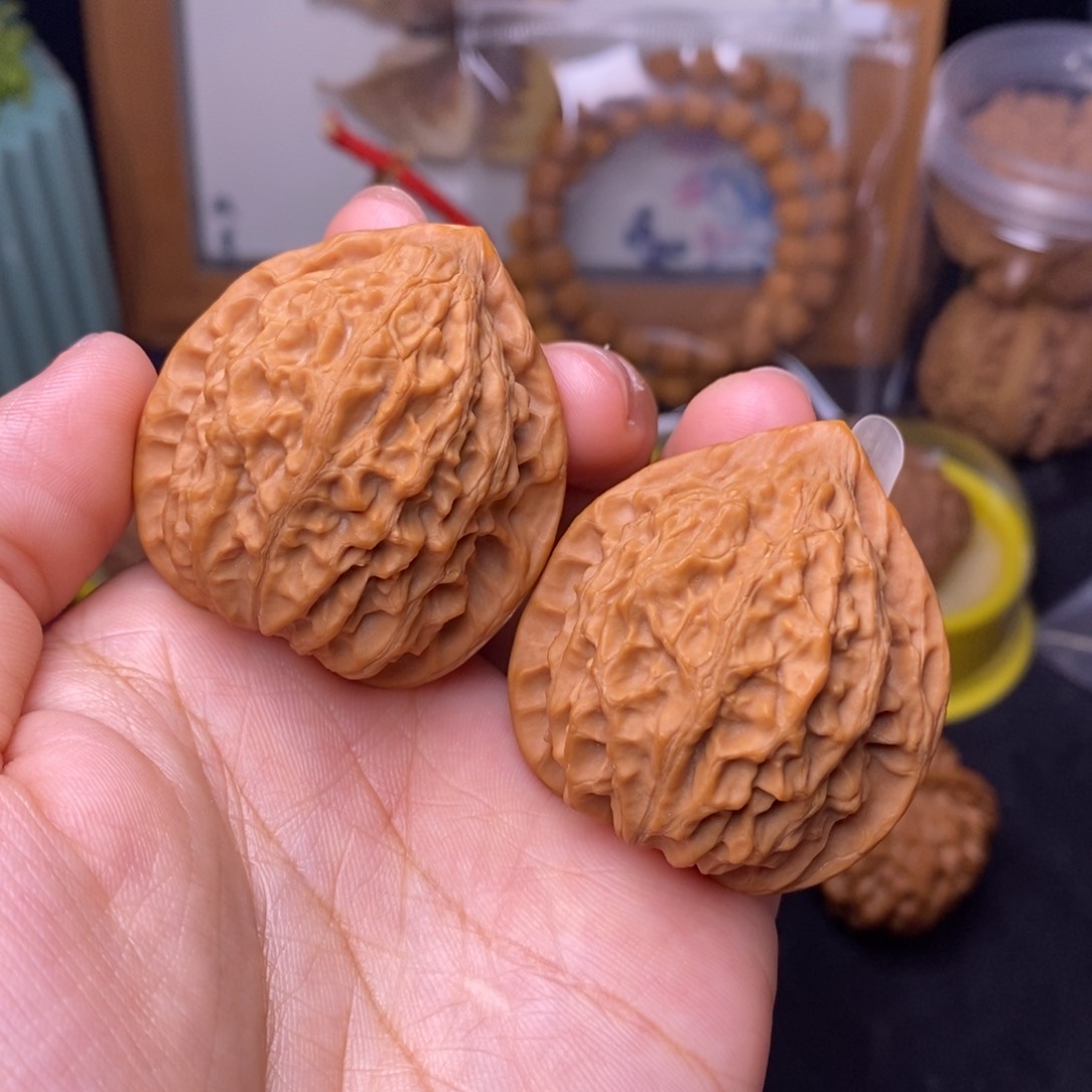 文玩核桃把件39金牛