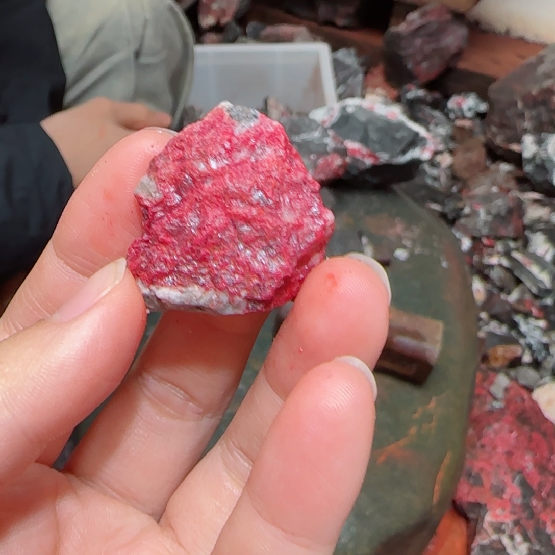 天然辰砂朱砂毛石头33