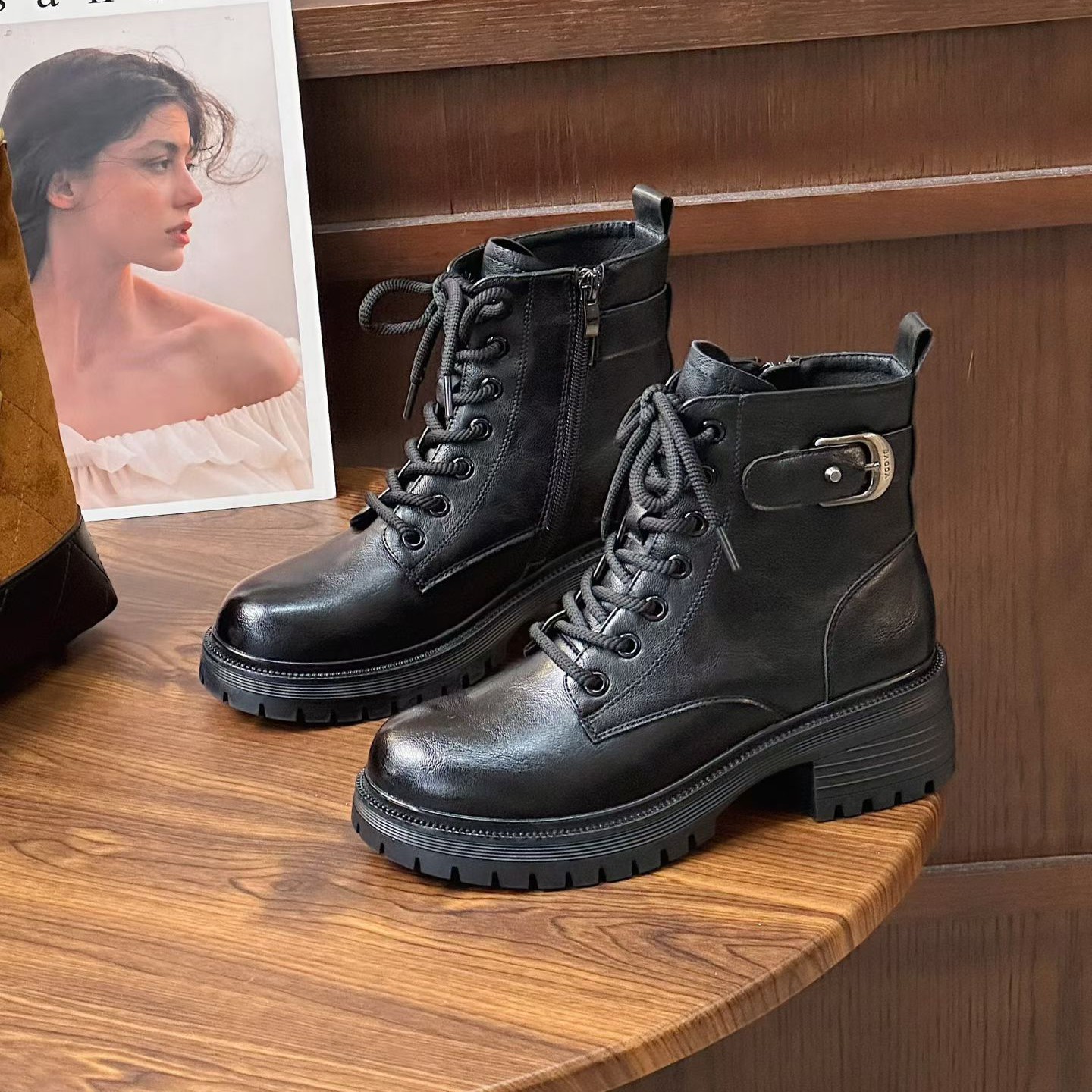 姬纯希品牌软底短靴秋冬马丁靴加绒瘦瘦靴厚底圆头靴子