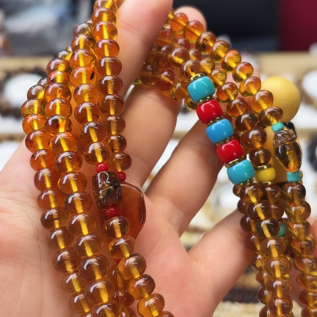 琥珀未镶嵌裸石七