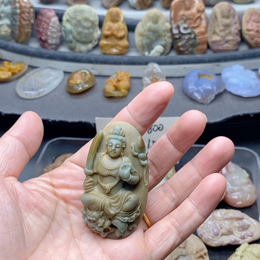 【闪购商品】定制石英质玉吊坠未镶嵌