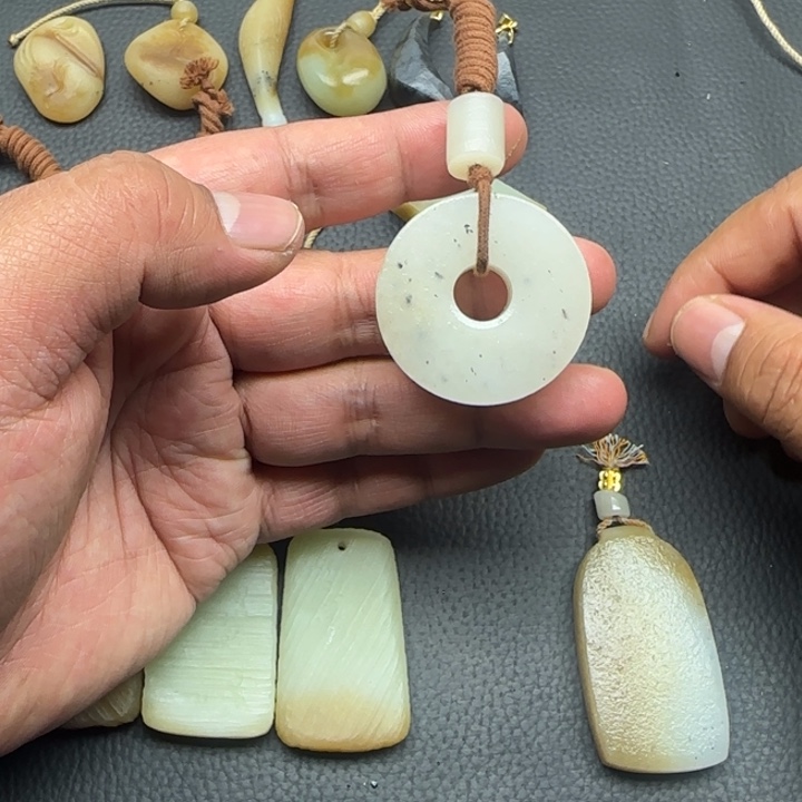 和田玉（糖玉）未镶嵌挂件