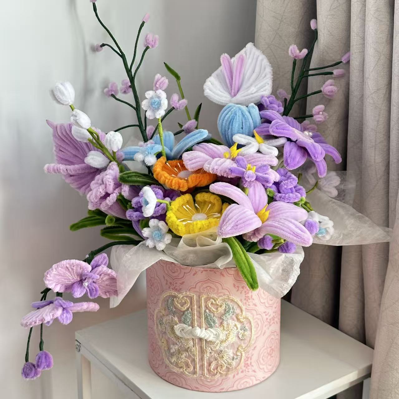 【成品】扭扭棒花束抱抱桶仿真花送女友，闺蜜创意礼物高级感礼物 