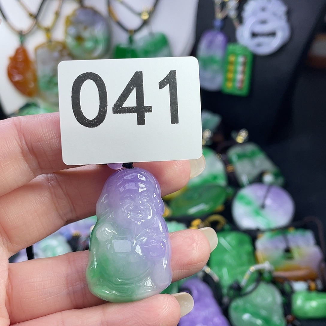 翡翠未镶嵌吊坠(赠链)