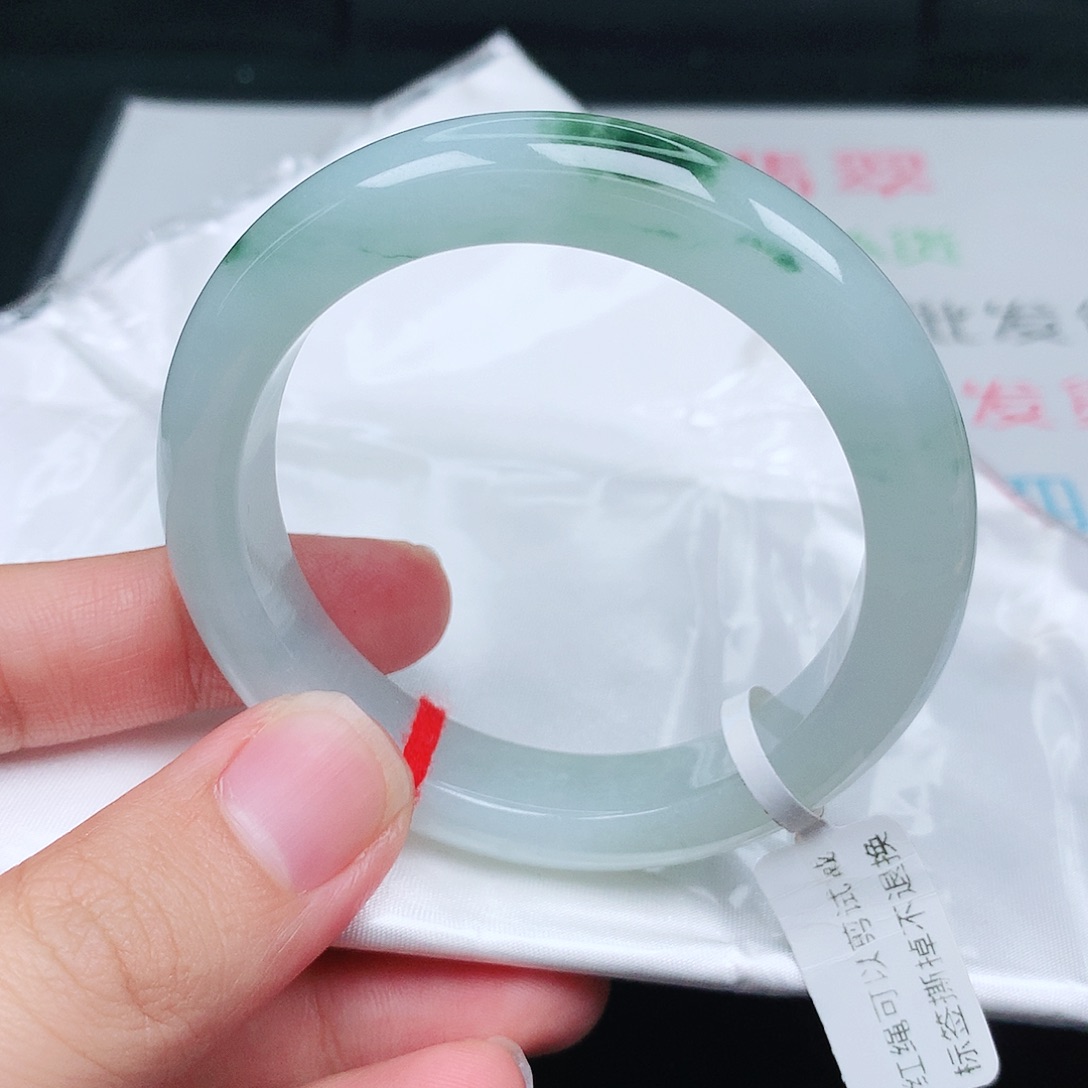 未镶嵌手镯翡翠天然翡翠手镯