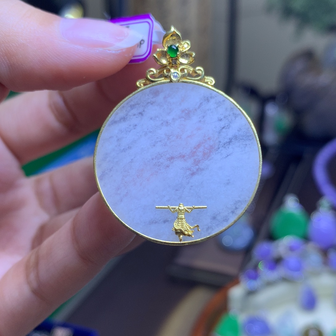 翡翠颈饰18K金镶嵌翡翠