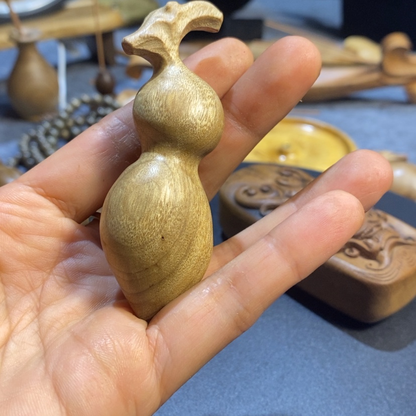 【闪购商品】金丝楠木手工雕刻蚂蚁葫芦1