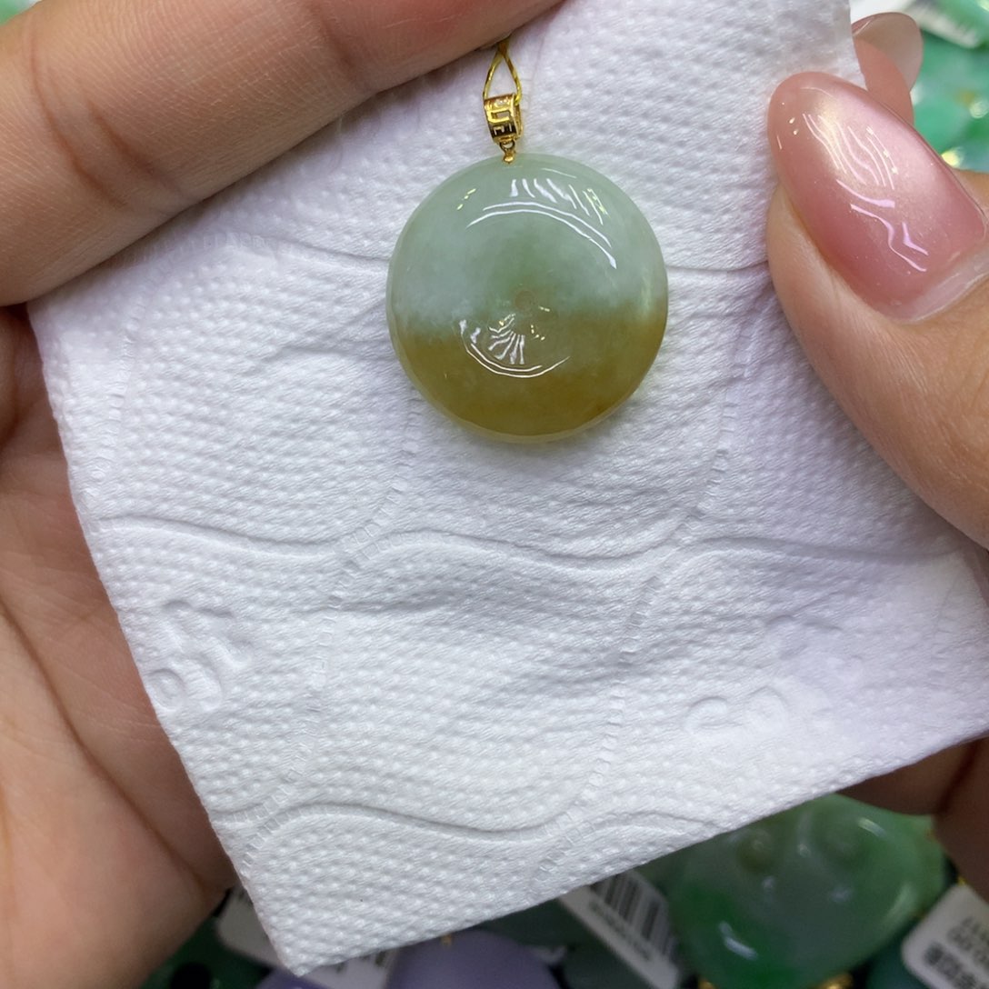 颈饰18K金镶嵌翡翠