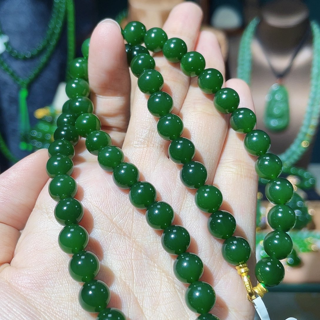 和田玉（碧玉）18K金镶嵌颈饰