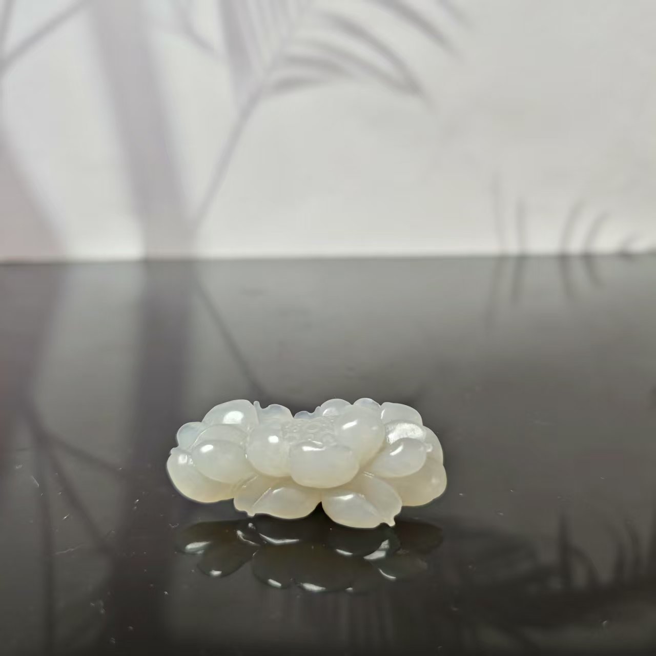 M和田玉莲花吊坠1328