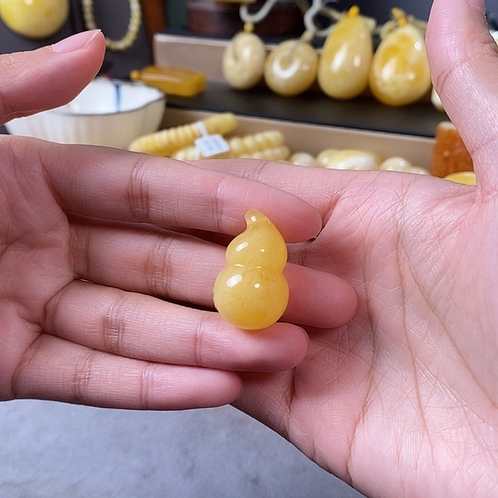 琥珀未镶嵌裸石葫芦