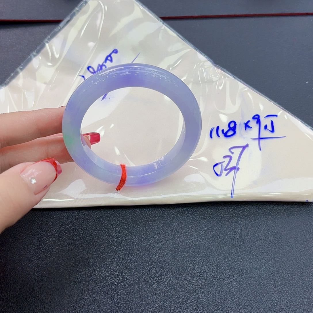 翡翠手镯未镶嵌手镯