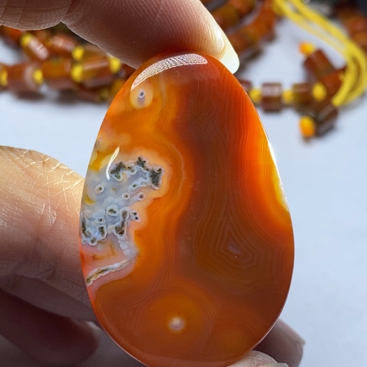 玛瑙/玉髓颈饰未镶嵌