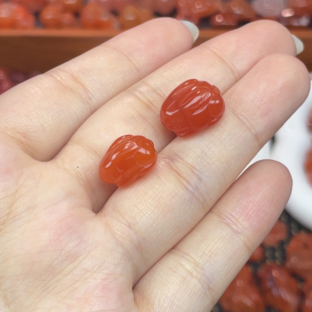 南红玛瑙未镶嵌配饰兔子组合