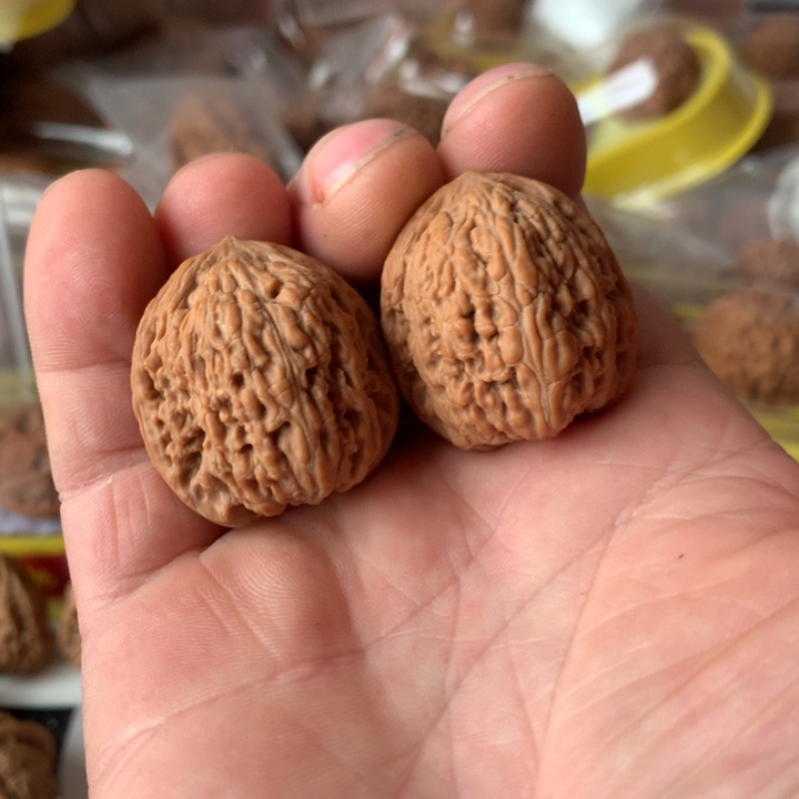 文玩核桃吊坠红玛瑙30