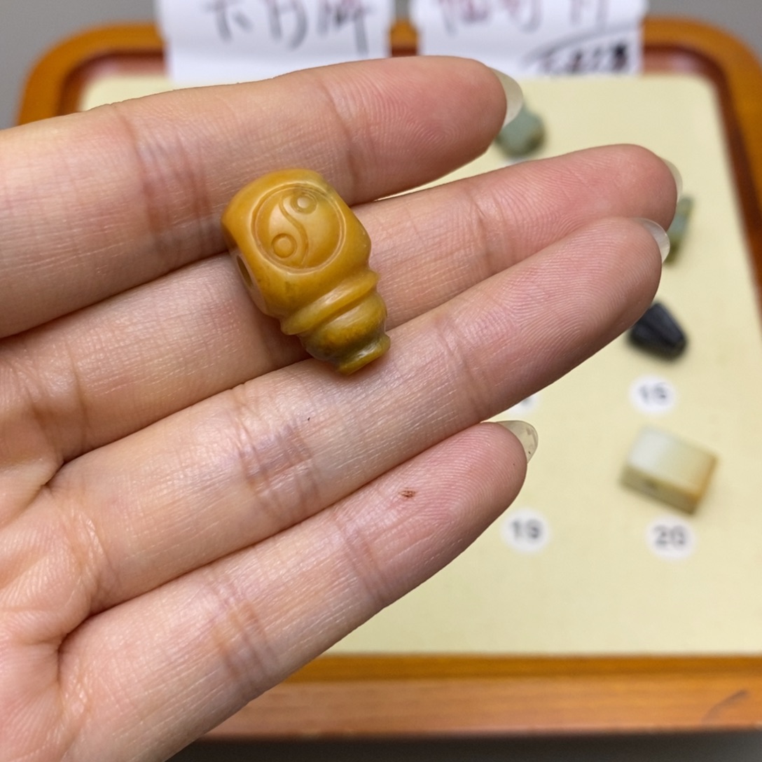 谜***蛇纹石玉未镶嵌配饰