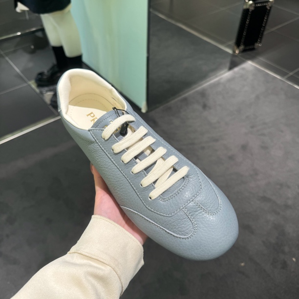 未使用 Prada/普拉达 男士德训鞋时尚百搭系带 不带鞋盒