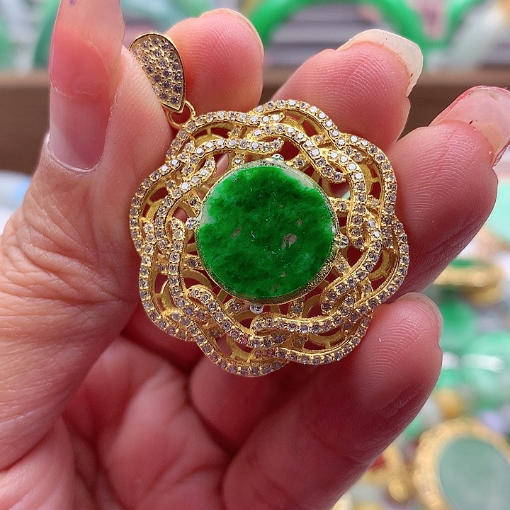 翡翠颈饰银S925镶嵌翡翠